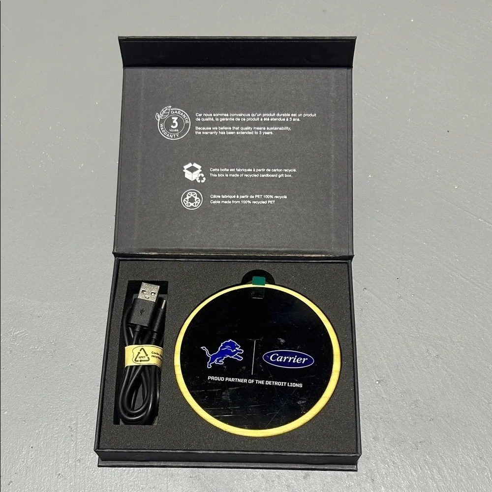Wireless Charging Pad with USB-C Power Cable